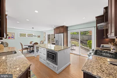 6439 Lakeview Drive, Falls Church, VA 22041 - Photo 23