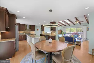 6439 Lakeview Dr, Falls Church, VA 22041 - Photo 17