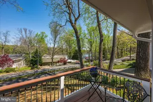 6439 Lakeview Dr, Falls Church, VA 22041 - Photo 11