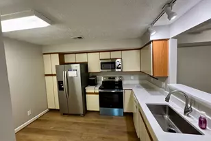 3804 Ridge Knoll Ct, Fairfax, VA 22033 - Photo 7