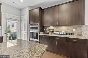 9618 Stockwell Ln, Fairfax, VA 22031 - Photo 15