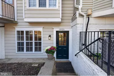 13721 Flowing Brook Court, Chantilly, VA 20151 - Photo 9