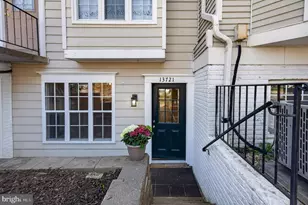 13721 Flowing Brook Ct, Chantilly, VA 20151 - Photo 9