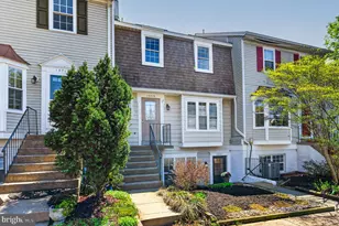 13721 Flowing Brook Ct, Chantilly, VA 20151 - Photo 9