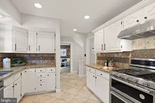 8510 Camden St, Alexandria, VA 22308 - Photo 21