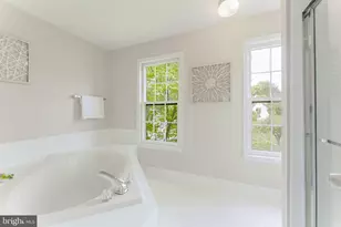 9617 Woodedge Dr, Burke, VA 22015 - Photo 33