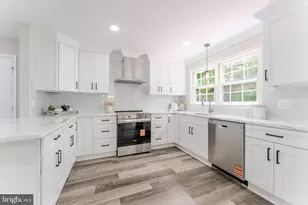 9617 Woodedge Dr, Burke, VA 22015 - Photo 3