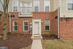 8065 Nicosh Cir Ln, Falls Church, VA 22042 - Photo 5