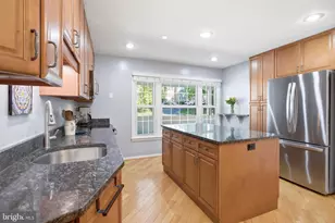 5873 Kara Pl, Burke, VA 22015 - Photo 23