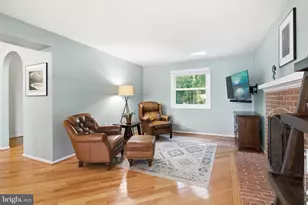 5873 Kara Pl, Burke, VA 22015 - Photo 5