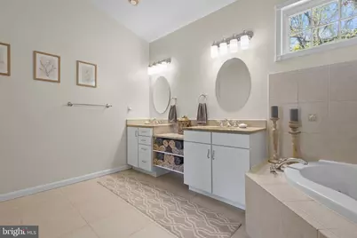 8220 Robey Avenue, Annandale, VA 22003 - Photo 27