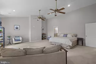 8220 Robey Ave, Annandale, VA 22003 - Photo 23