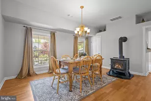 8220 Robey Ave, Annandale, VA 22003 - Photo 17