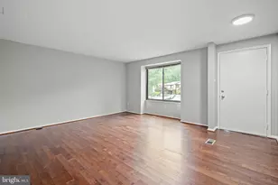 5863 Jacksons Oak Ct, Burke, VA 22015 - Photo 3