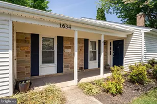 1634 Nathan Ln, Herndon, VA 20170 - Photo 3