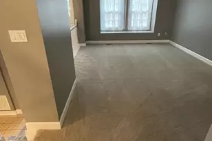 8012 Merry Oaks Ct, Vienna, VA 22182 - Photo 5