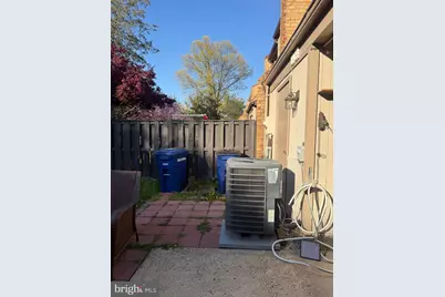 1121 Shannon Place, Herndon, VA 20170 - Photo 17