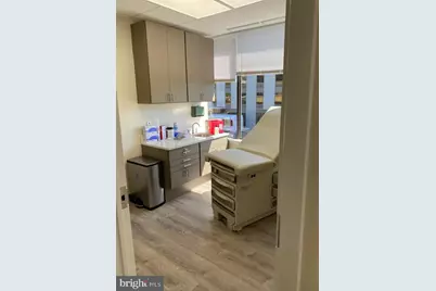 8318 Arlington Boulevard #204, Fairfax, VA 22031 - Photo 11