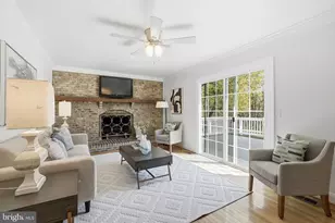 4713 Logwood Ln, Chantilly, VA 20151 - Photo 3