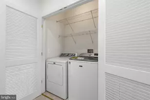 7819 Locust Leaf Ln, Alexandria, VA 22315 - Photo 31
