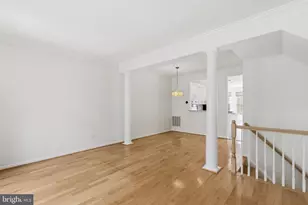7819 Locust Leaf Ln, Alexandria, VA 22315 - Photo 11