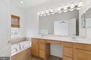 7819 Locust Leaf Ln, Alexandria, VA 22315 - Photo 25