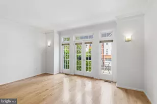 7819 Locust Leaf Ln, Alexandria, VA 22315 - Photo 7