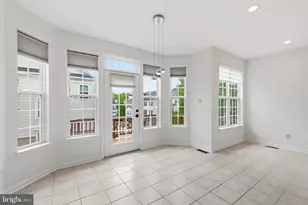 7819 Locust Leaf Ln, Alexandria, VA 22315 - Photo 17