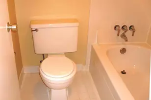 1659 Parkcrest Cir, Reston, VA 20190 - Photo 13