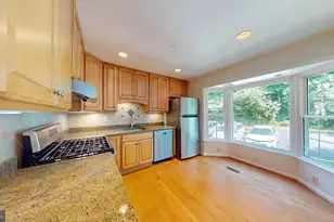 5739 Oakshore Ct, Burke, VA 22015 - Photo 7