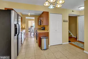 6389 Fenestra Ct, Burke, VA 22015 - Photo 7