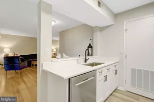 3375 Lakeside View Dr, Falls Church, VA 22041 - Photo 19