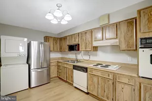 5904 Mt Eagle Dr, Alexandria, VA 22303 - Photo 9