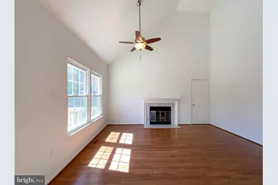 13907 Castle Court, Chantilly, VA 20151 - Photo 3