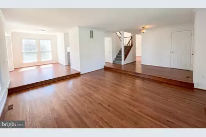 13907 Castle Court, Chantilly, VA 20151 - Photo 3