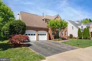 7616 Seabrook Ln, Springfield, VA 22153 - Photo 3
