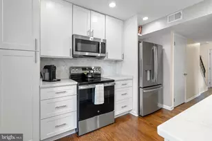 8555 Dellway Ln, Vienna, VA 22180 - Photo 7