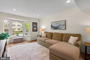 8555 Dellway Ln, Vienna, VA 22180 - Photo 3