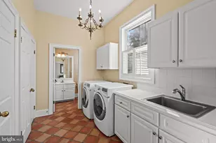 1110 Harvey Rd, McLean, VA 22101 - Photo 75