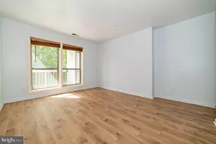 3176 Summit Square Dr, Oakton, VA 22124 - Photo 31