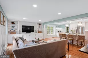 10719 Oakenshaw Ct, Burke, VA 22015 - Photo 5