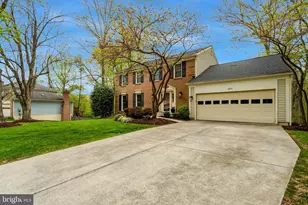 10719 Oakenshaw Ct, Burke, VA 22015 - Photo 11