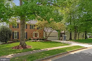 10719 Oakenshaw Ct, Burke, VA 22015 - Photo 25