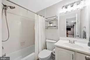 10719 Oakenshaw Ct, Burke, VA 22015 - Photo 19