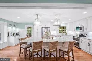 10719 Oakenshaw Ct, Burke, VA 22015 - Photo 7