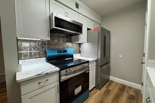 5812 Royal Ridge Dr, Springfield, VA 22152 - Photo 3