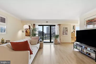 8360 Greensboro Drive #806, McLean, VA 22102 - Photo 3