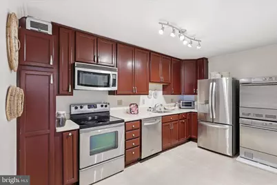 8360 Greensboro Drive #806, McLean, VA 22102 - Photo 7