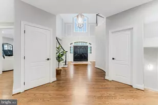 7814 Crownhurst Ct, McLean, VA 22102 - Photo 3