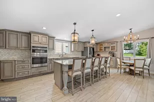 7113 Carol Ln, Falls Church, VA 22042 - Photo 7